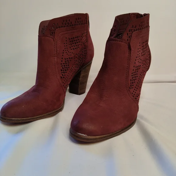 Vince camuto laser cut bootie on sale